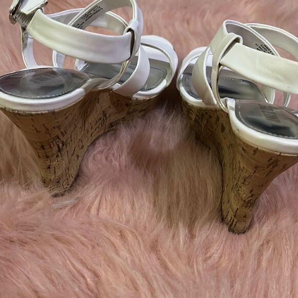 JENNIFER LOPEZ Size 8 WEDGE SHOES - Picture 4 of 5
